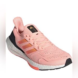 adidas Ultraboost 22
HEAT.RDY Running Shoe (Women)